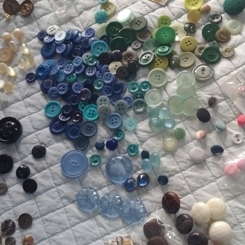 Vintage Buttons - Picture 7 of 14